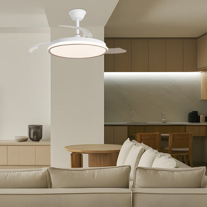 Ventilador Dublin con palas desplegadas mostrando su funcionamiento y diseño moderno