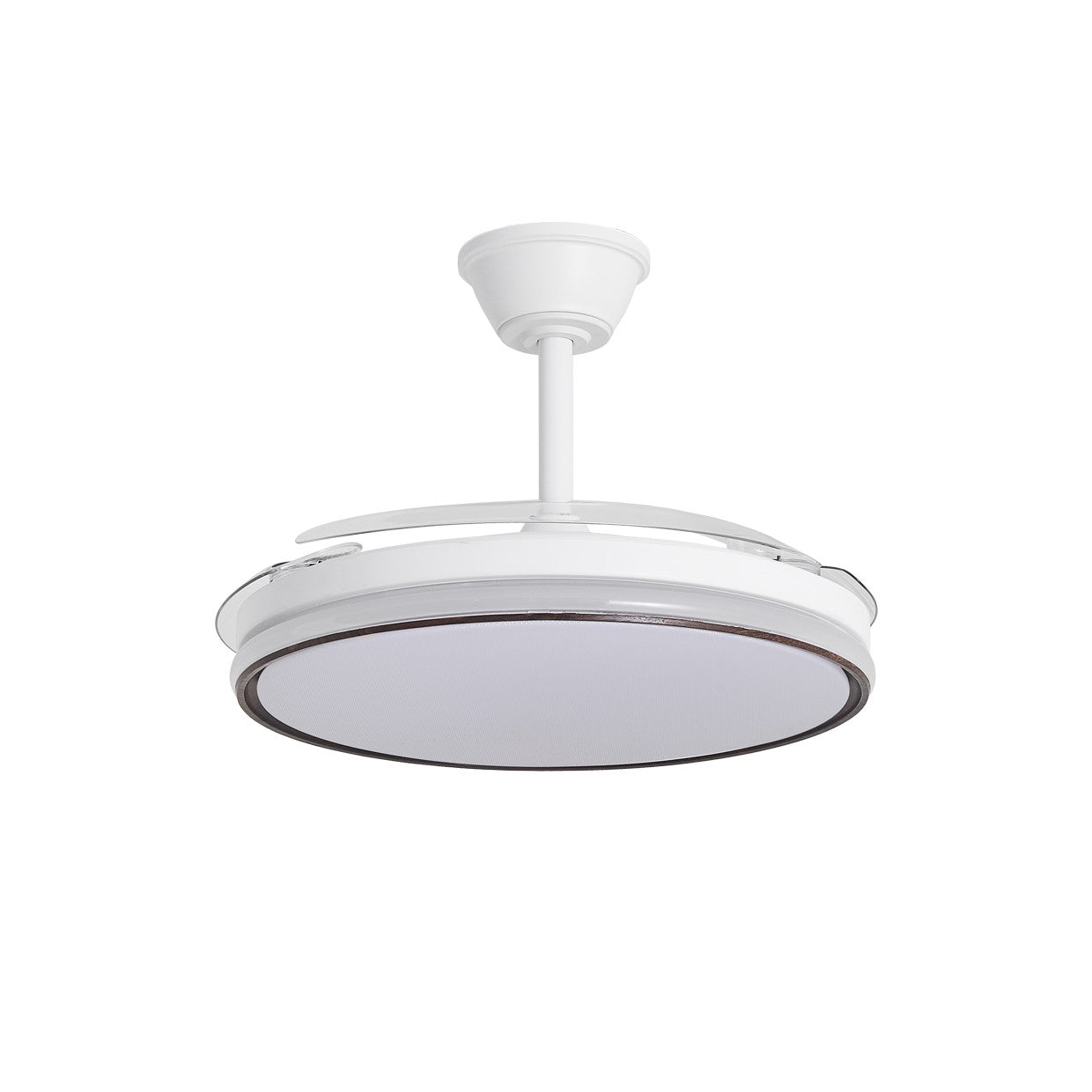 Ventilador de techo Dublin de AJP / Alemar en un ambiente moderno, destacando su diseño elegante