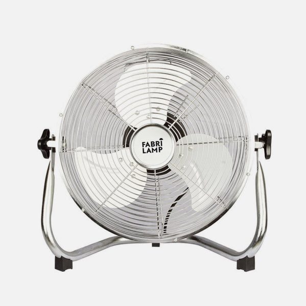 Ventilador Industrial Libis 60W Cromo 40 cm Fabrilamp instalada en ambiente decorativo de salón o dormitorio | Fabrilamp / Abrila
